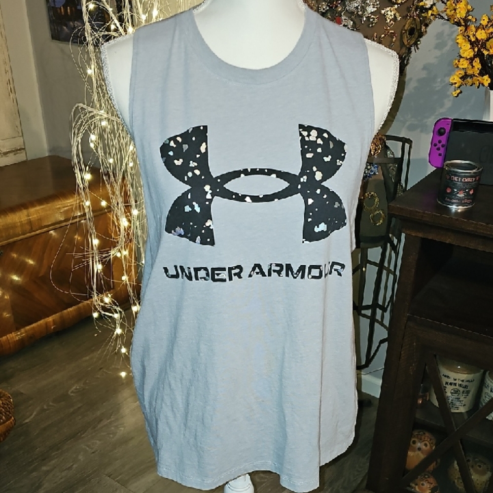 Under Armour Loose, Gray Sleeveless Tank Top. Size Large.nwots